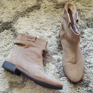 Tsubo Leonie Tan Suede Pull On Booties